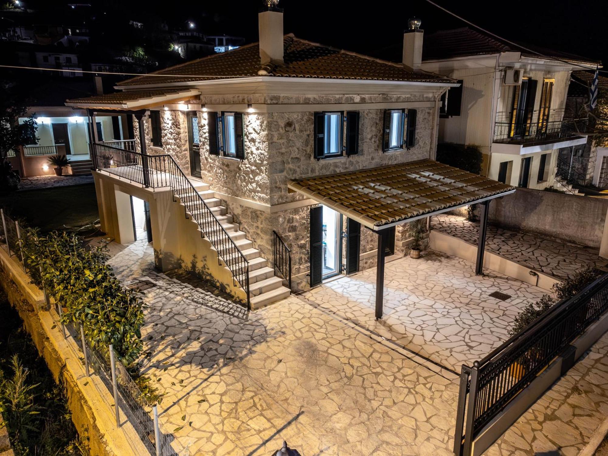 Nafsika Stone Apartment *